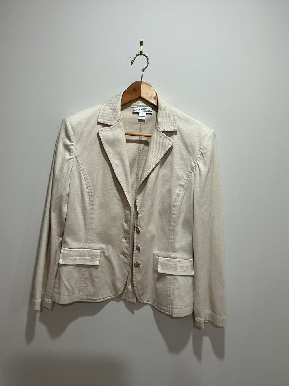 Vintage ST. JOHN SPORT jacket in cream size 10